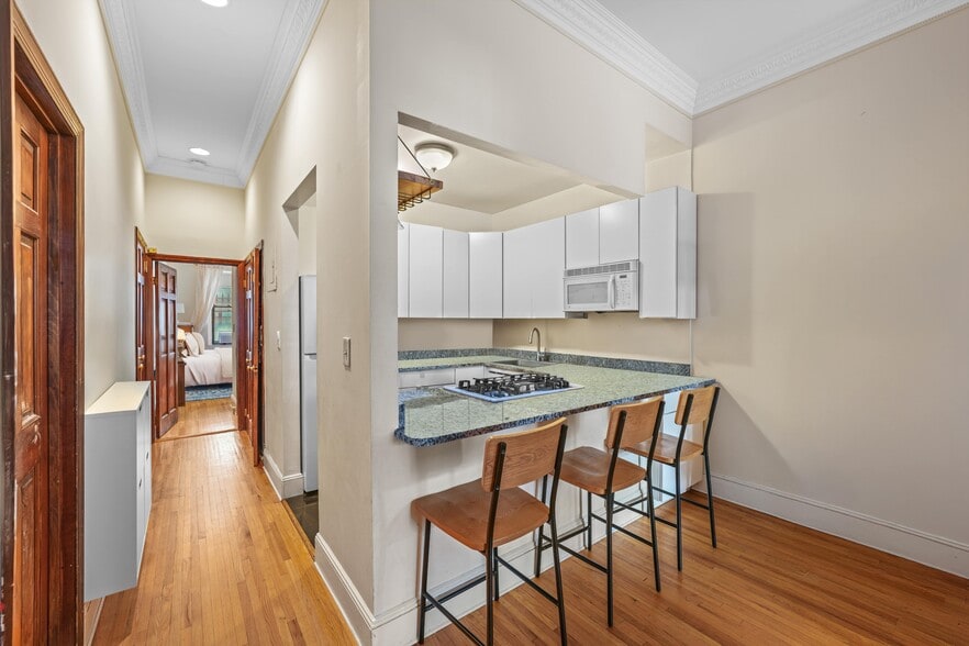 More Photos Of 489 West End Ave, New York Apartments For Sale