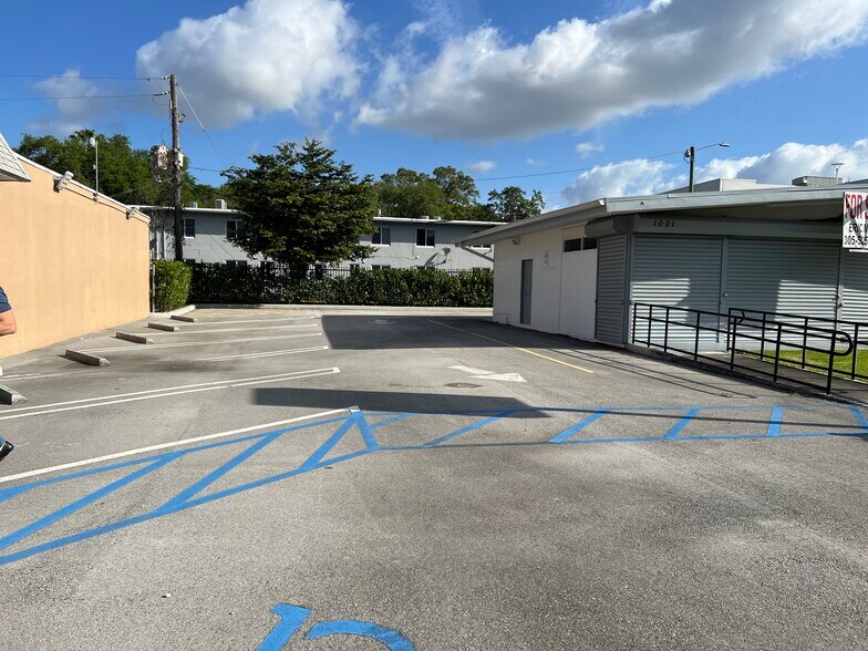 More Photos Of 1001 NW 95th St, Miami Restaurant For Lease