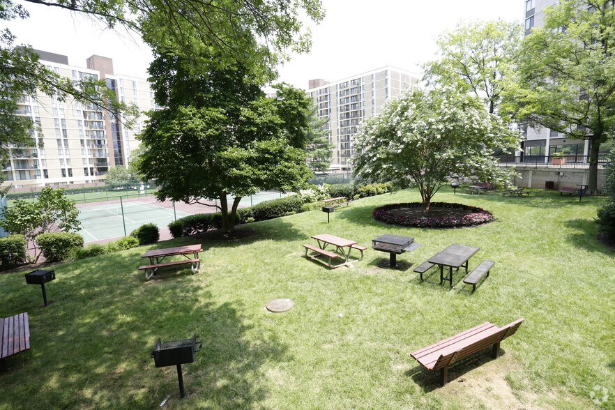 More Photos Of 1350 Beverly Rd, McLean Apartments For Lease