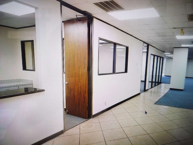 More Photos Of 5855 Sovereign Dr, Houston Office For Lease