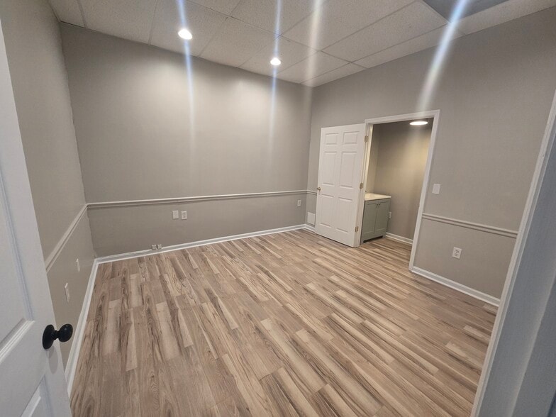 More Photos Of 127 S Water Ave, Gallatin Office Residential For Lease