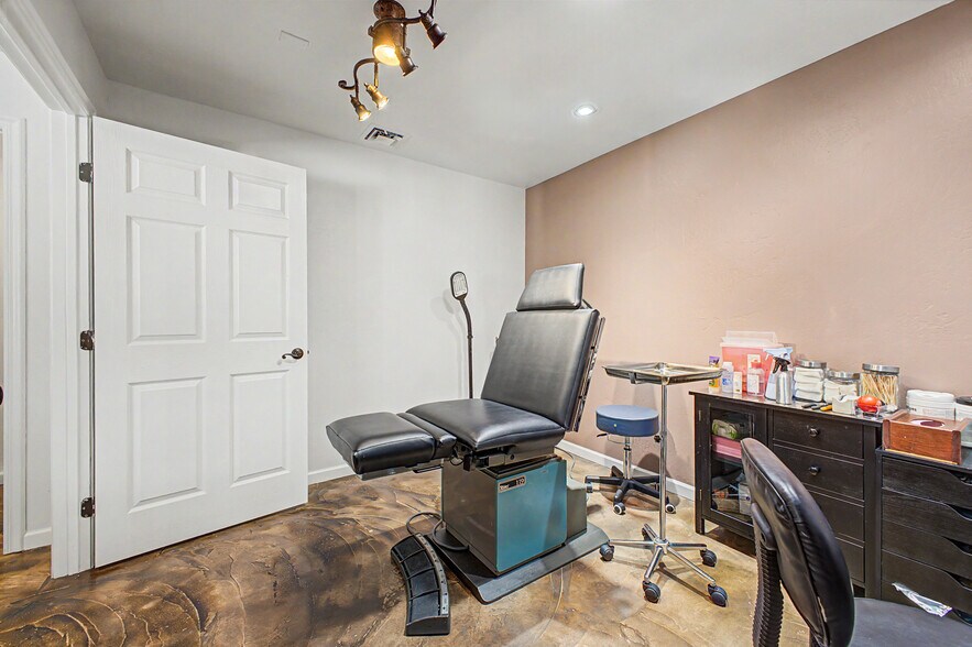 More Photos Of 7506 E Monterey Way, Scottsdale Office For Sale