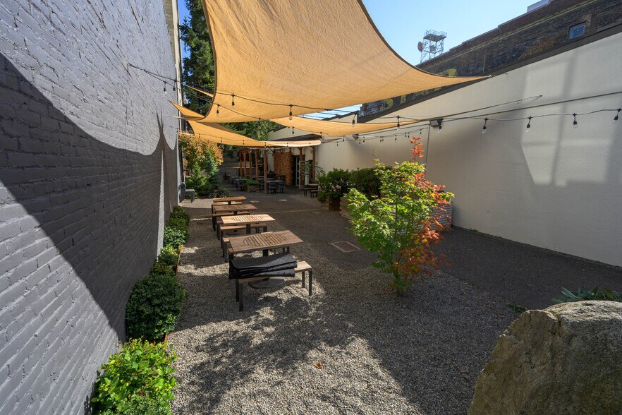 More Photos Of 1232 N State St, Bellingham Restaurant For Sale