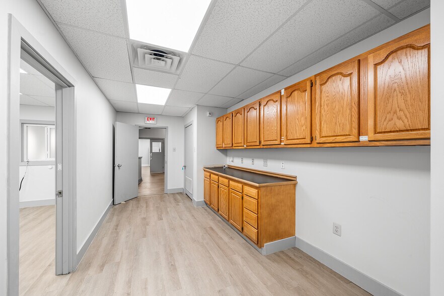 More Photos Of 379 Cherry St, Pottstown Flex For Lease
