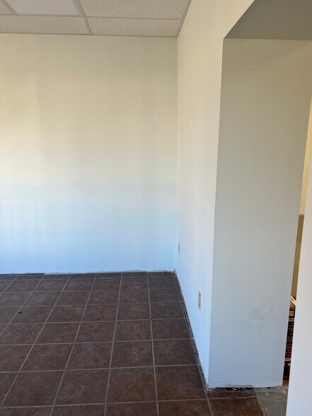 More Photos Of 53 E Market St, Germantown Restaurant For Sale