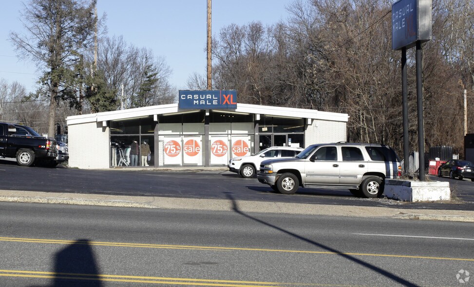 More Photos Of 220 Baltimore Pike, Springfield Township General Retail For Sale