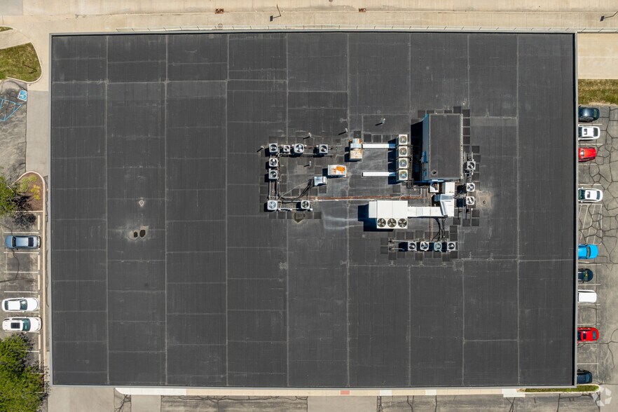 More Photos Of 3901 W 86th St, Indianapolis Office For Lease