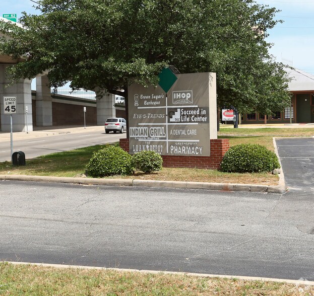 More Photos Of 111-191 Greens Rd, Houston Unknown For Lease