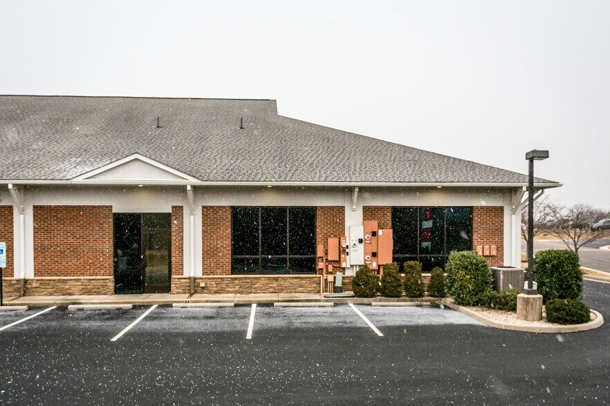 More Photos Of 16 Gosnell, Staunton Medical For Sale