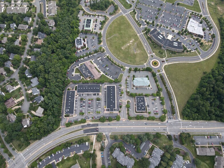 More Photos Of 2521-2537 Cowan Blvd, Fredericksburg Office For Sale