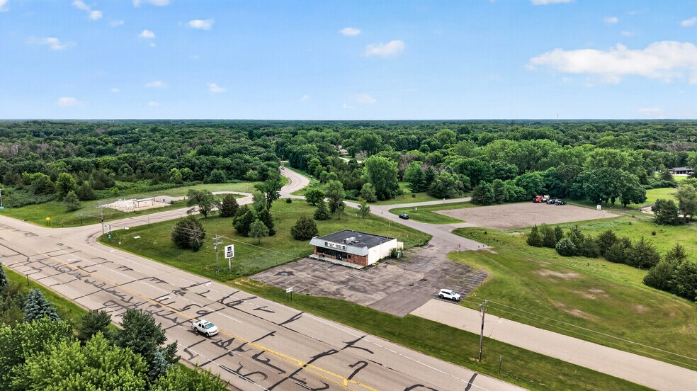 More Photos Of 15825 NW 7th Ave, Andover Convenience Store For Lease