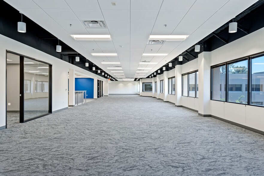 More Photos Of 3020 E Camelback Rd, Phoenix Office For Lease