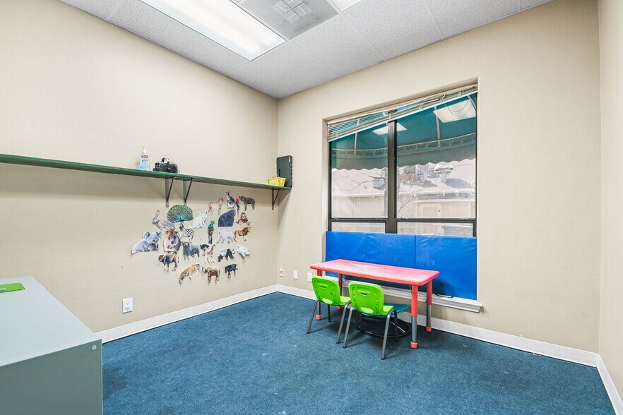 More Photos Of 14235 Blanco Rd, San Antonio Office For Sale