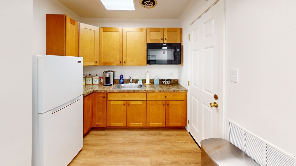 More Photos Of 1242 West Chester Pike, West Chester Office For Sale