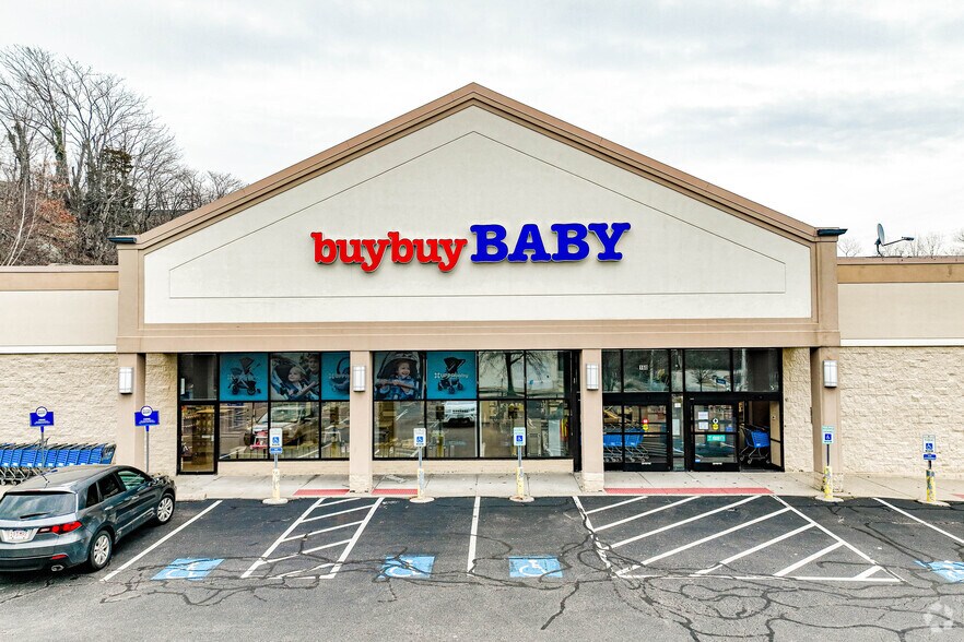 More Photos Of 160 Granite Ave, Braintree Freestanding For Sale