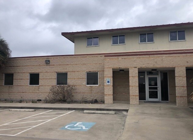 Primary Photo Of 5826 Bear Ln, Corpus Christi Warehouse For Lease