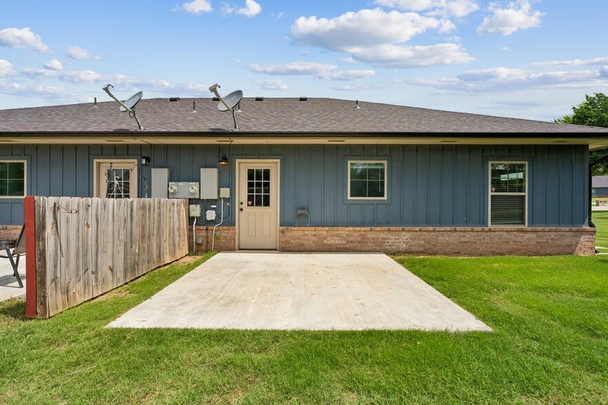 More Photos Of 11514-11529 Cottage Ln, Jones Apartments For Sale