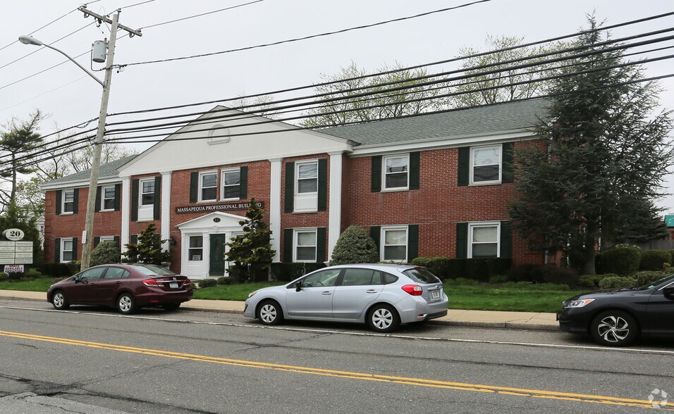 More Photos Of 20 Hicksville Rd, Massapequa Medical For Lease