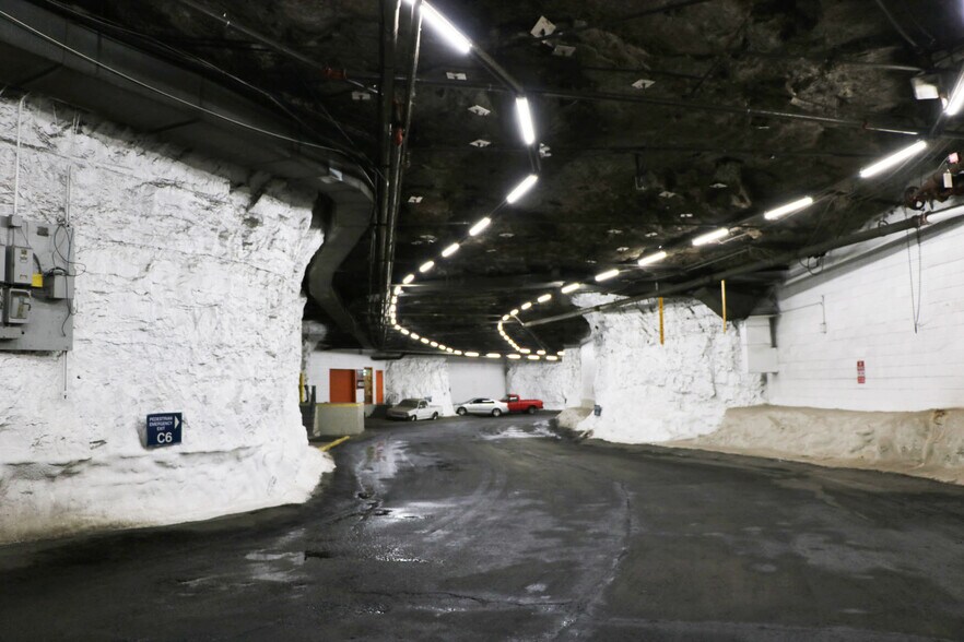 More Photos Of 3101-3150 Mercier St, Kansas City Warehouse For Lease