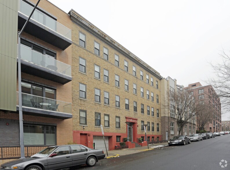 Primary Photo Of 2370 Champlain St NW, Washington Office Residential For Lease