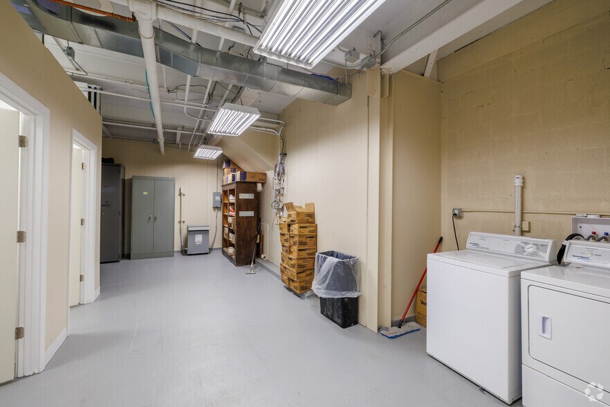 More Photos Of 1770-1810 Lemoyne Ave, Syracuse Warehouse For Sale