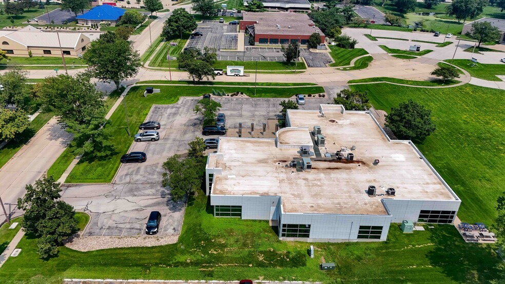 More Photos Of 3950 River Ridge Dr NE, Cedar Rapids Office For Sale