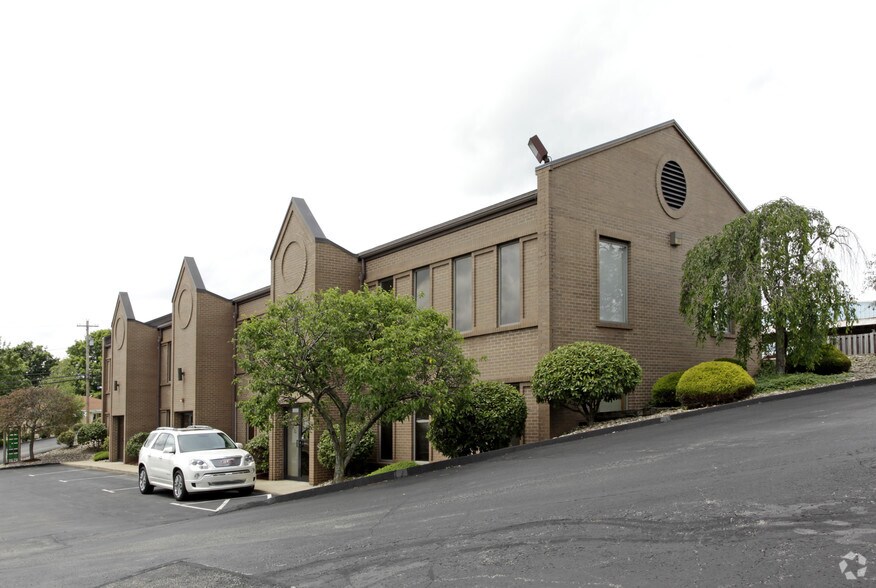 More Photos Of 225 Humphrey Rd, Greensburg Medical For Lease