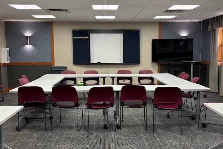 More Photos Of 2901 Ohio Blvd, Terre Haute Office For Lease