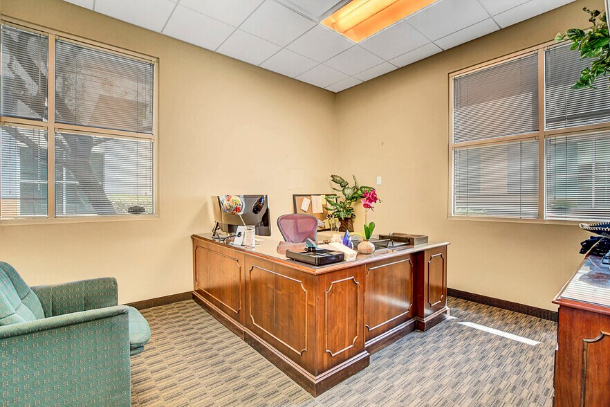 More Photos Of 1130 Wigwam Pky, Henderson Office Residential For Sale