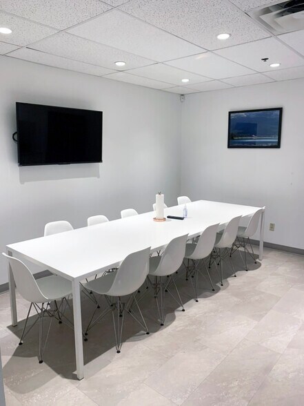 More Photos Of 118-128 W 6th Ave, Vancouver Apartments For Sale