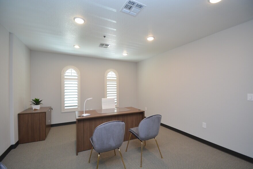 More Photos Of 6542 Greatwood Pky, Sugar Land Medical For Sale