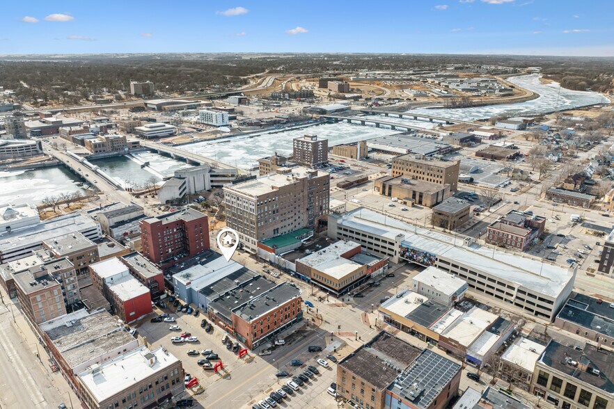 More Photos Of 212-218 E 4th St, Waterloo Loft Creative Space For Sale