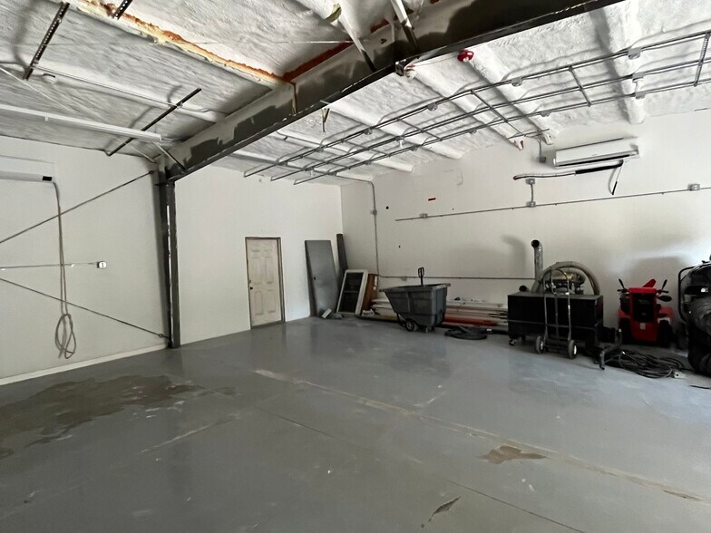 More Photos Of 11 October Rd, Naples Manufacturing For Lease