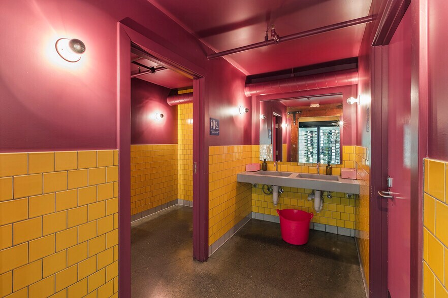 More Photos Of 871 Sutter St, San Francisco Storefront For Sale