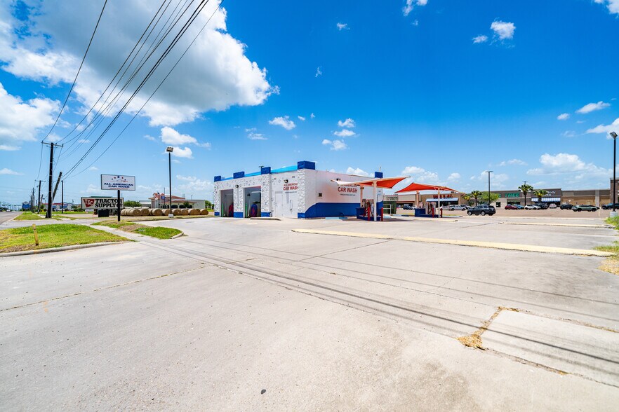 More Photos Of 2393 S Brahma Blvd, Kingsville Specialty For Sale