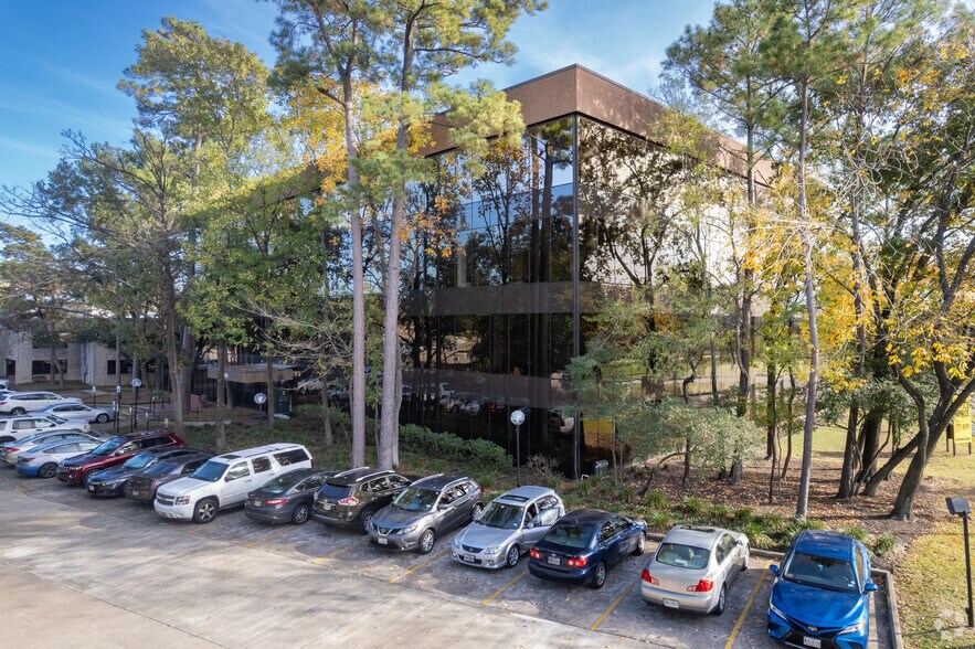 More Photos Of 2000 N Loop Fwy W, Houston Unknown For Lease