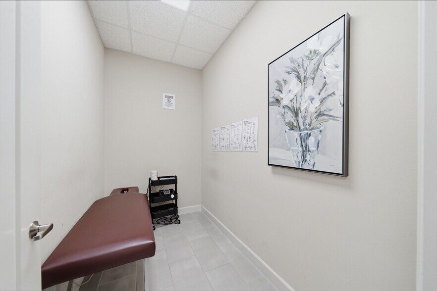 More Photos Of 8118 Fry Rd, Cypress Office For Sale