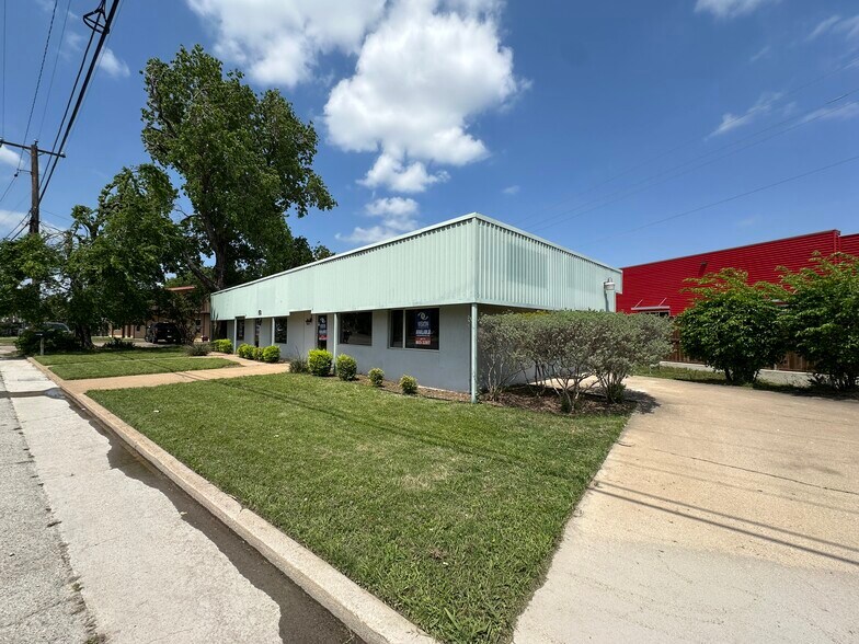 More Photos Of 510 W Main St, Azle Storefront Retail Office For Sale