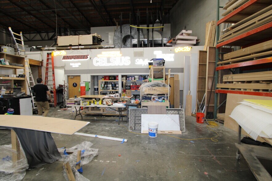 More Photos Of 15853 Monte St, Sylmar Distribution For Lease