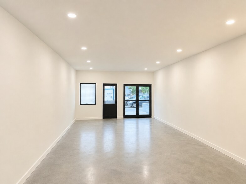 More Photos Of 33 Driggs Ave, Brooklyn General Retail For Lease