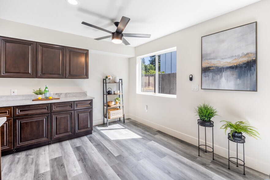 More Photos Of 2409 Cava Ct, Sacramento Apartments For Sale