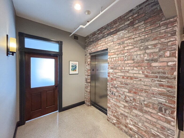 More Photos Of 431 S Jefferson Ave, Springfield Apartments For Lease