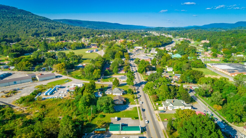 More Photos Of 15781 Rankin Ave, Dunlap Freestanding For Sale