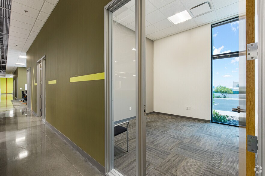 More Photos Of 5475 S Decatur Blvd, Las Vegas Research And Development For Lease