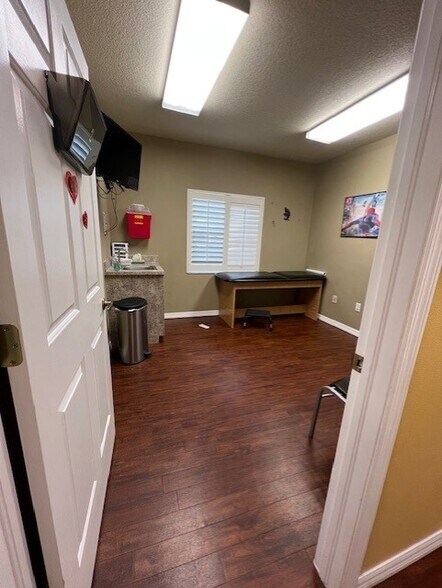 More Photos Of 16606 N Dale Mabry Hwy, Tampa Medical For Sale