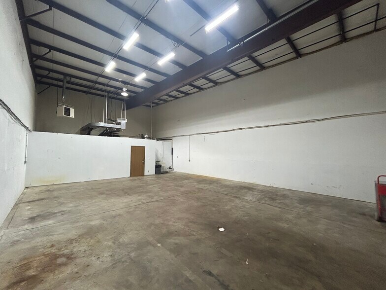 More Photos Of 3371 W Cleveland Rd, South Bend Light Distribution For Lease