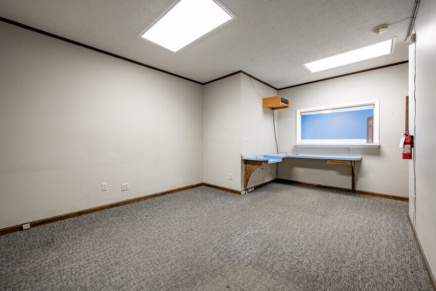 More Photos Of 814 E Washington St, Greencastle Medical For Sale