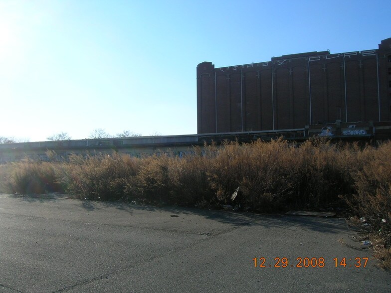 6 E OREGON AVE  