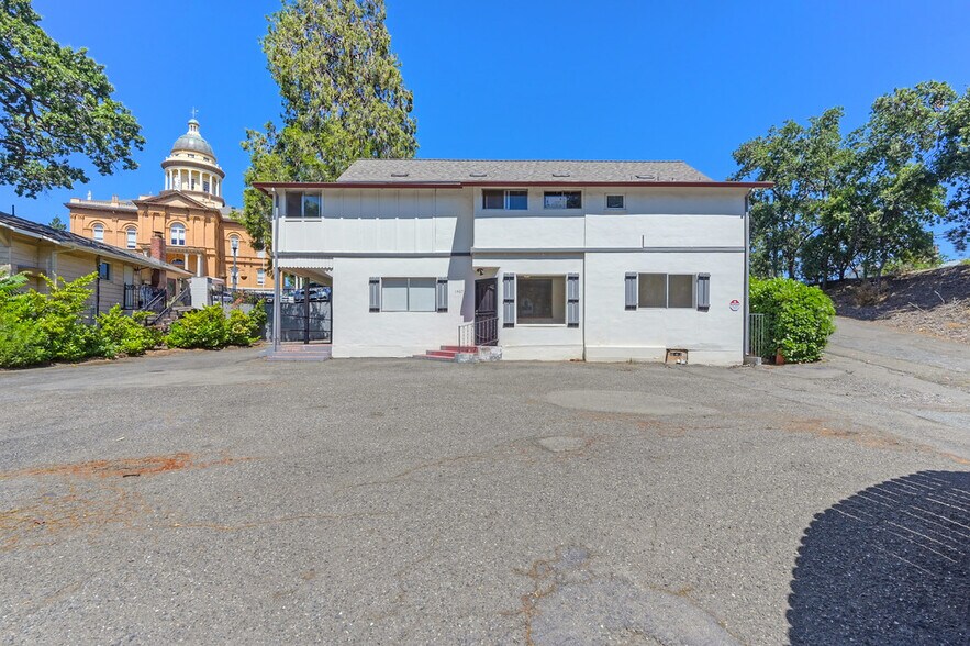 More Photos Of 1407-1409 Lincoln Way, Auburn Office For Sale