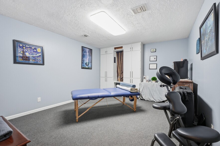 More Photos Of 12325 Scarsdale Blvd, Houston Medical For Lease